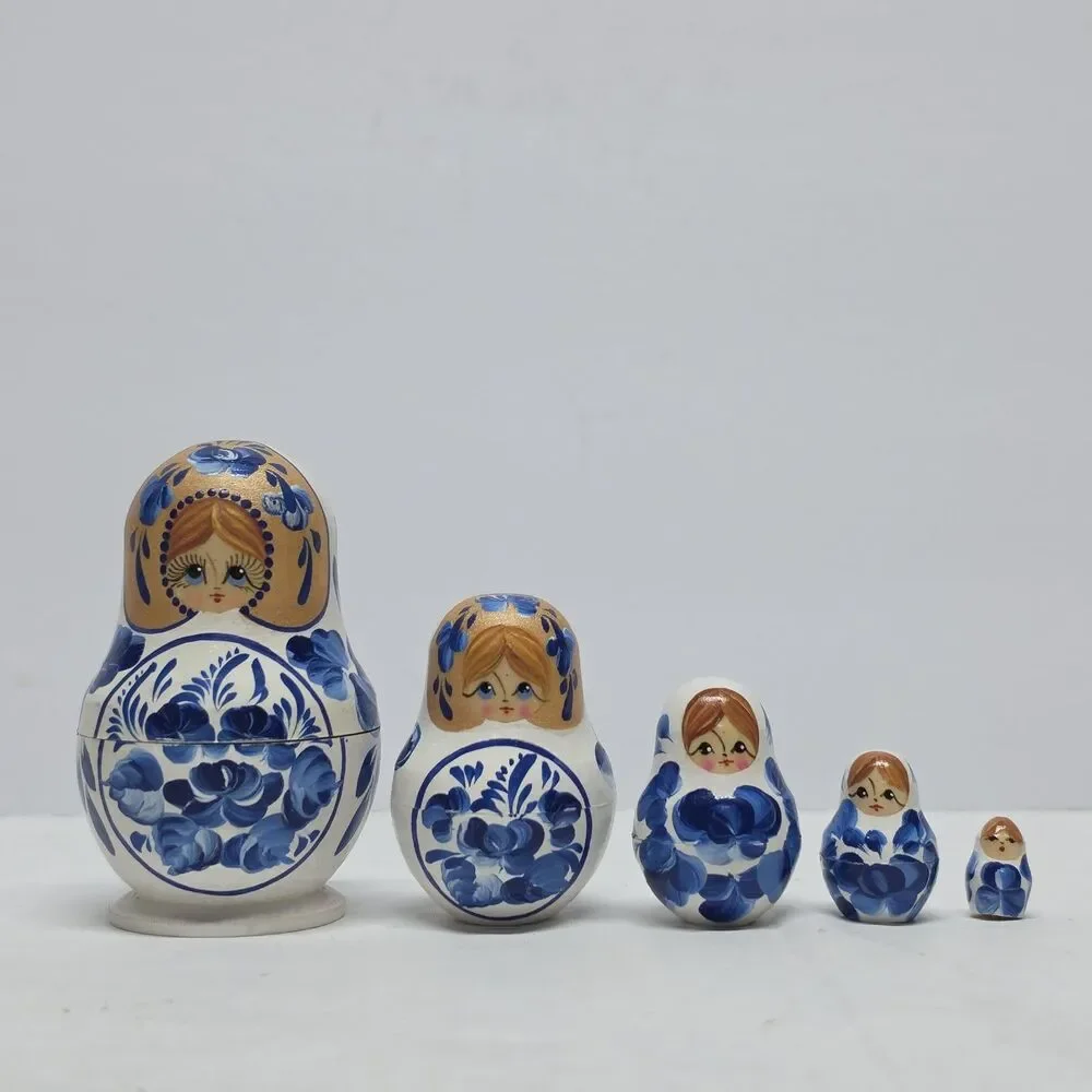 Vintage USSR Russian Matryoshka Nesting Dolls Signed 5 Pc 3.5” White Blue Gzhel